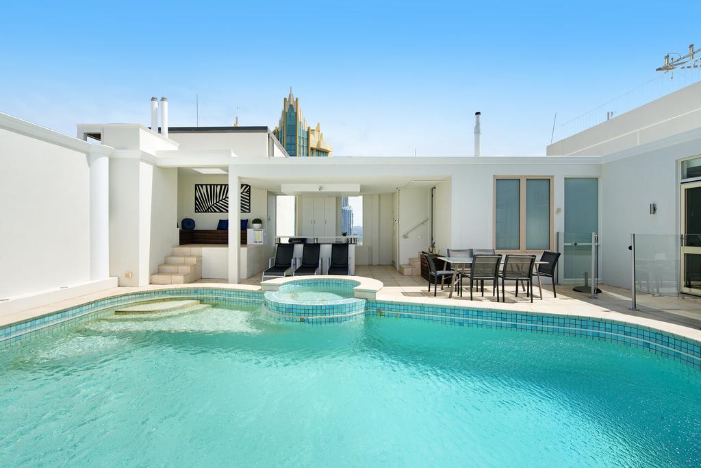 Surfers Paradise QLD Accommodation Gladstone