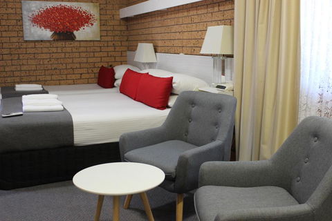 Golden Harvest Motor Inn Moree - Accommodation Gladstone 0