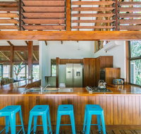 Golden Sunbird - Accommodation Gladstone