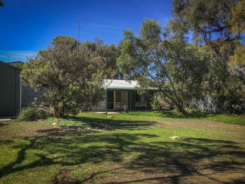 Gone Fishing - Accommodation Gladstone 0
