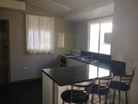 Goondihill Hotel - Accommodation Gladstone 2