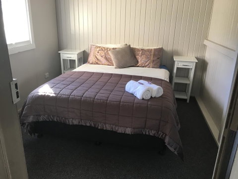 Goondihill Hotel - Accommodation Gladstone 3