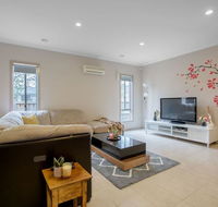 Gorgeous 4BR home in Point Cook - Accommodation Gladstone