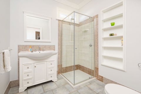 Gorgeous Alma St Villa - Accommodation Gladstone 2