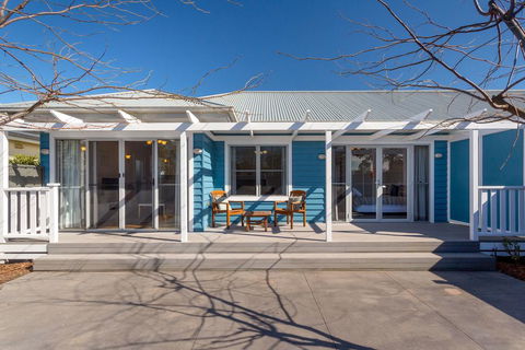 Gorgeous Alma St Villa - Accommodation Gladstone 0