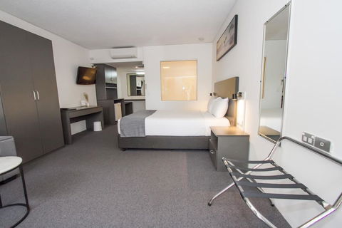 Gosford Resort And Conference Centre (Previously Known The Willows) - Accommodation Gladstone 3