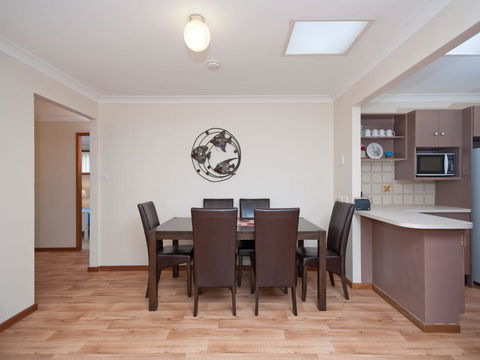 Government Road, 27, Skippers Rest - Accommodation Gladstone 3