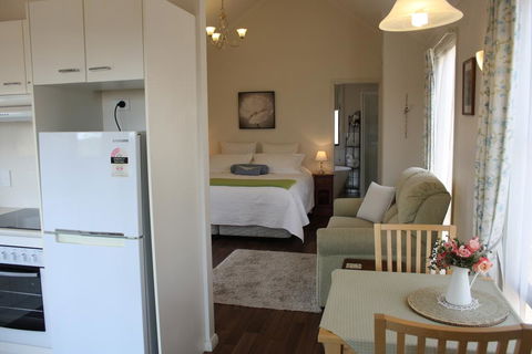 Grace Cottages - Accommodation Gladstone 3