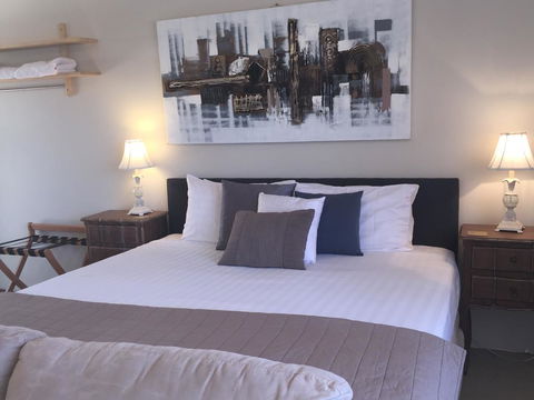 Grandhouse York Guesthouse - Accommodation Gladstone 1