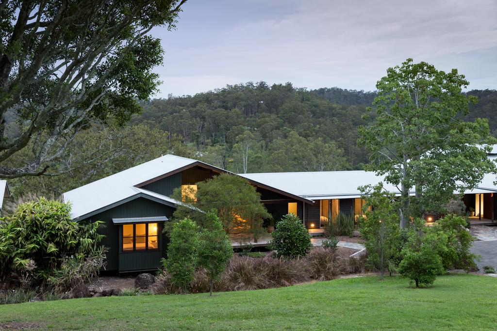 Pullenvale QLD Accommodation Gladstone