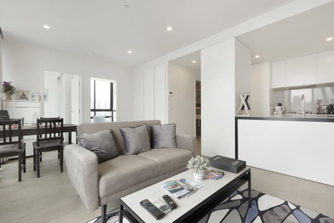 Gravity DefyingLight Filled ApartmentBay To City ViewsRooftop DeckHot TubNetflix - Accommodation Gladstone 2