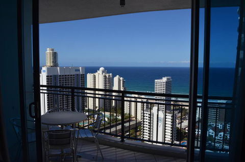 Great Escape At Chevron Renaissance - Accommodation Gladstone 0