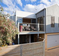 Great Ocean Retreat 5-7 - Accommodation Gladstone
