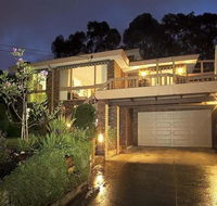 Great Views/Location 5 bedrooms in Glen Waverley - Accommodation Gladstone