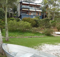 Green Point Lakehouse - Accommodation Gladstone