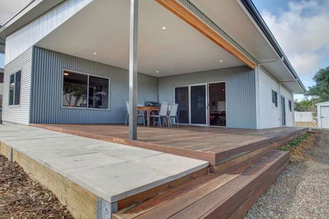 Grey On The Bay - Accommodation Gladstone 0