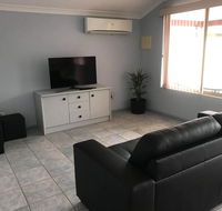 Guesthouse on Dolphin - Accommodation Gladstone