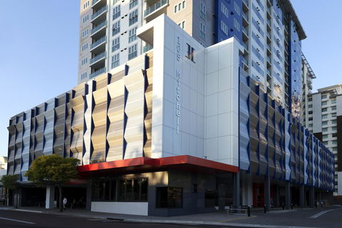 H On Mitchell Apartment Hotel - Accommodation Gladstone 0