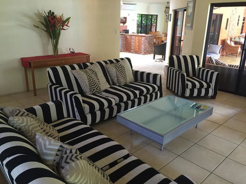 Hacienda Cooya Beach - Accommodation Gladstone 1