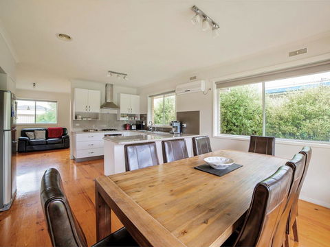 HAKUNA MATATA (No Worries) - Accommodation Gladstone 3