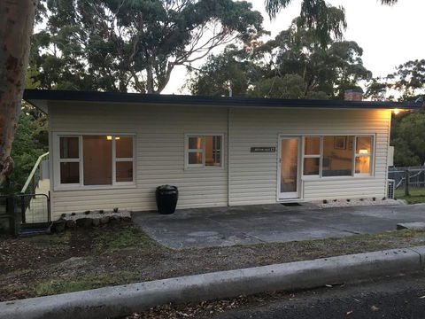 Halcyon Days - Accommodation Gladstone 0