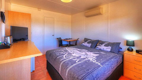 Halls Creek Motel - Accommodation Gladstone 1