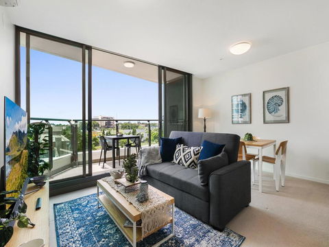 HARBOURSIDE- Hosted By: L'Abode Accommodation - Accommodation Gladstone 0