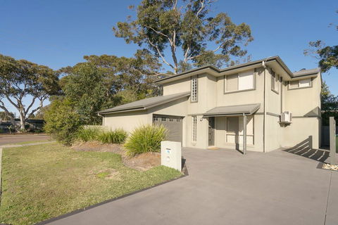 Harmony House - Bateau Bay, NSW - Accommodation Gladstone 0