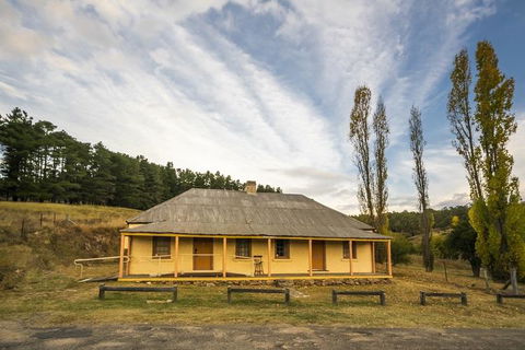 Hartley Historic Cottages - Accommodation Gladstone 3
