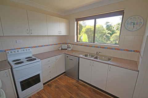 Hawaiian Gardens - Unit 3 - Accommodation Gladstone 1