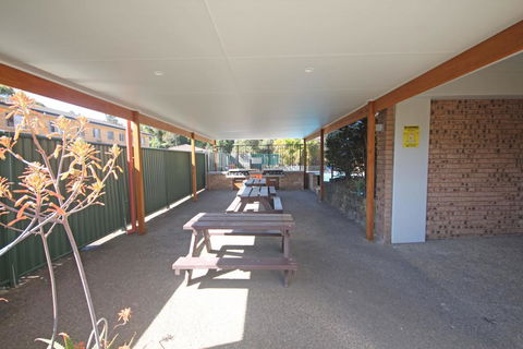 Hawaiian Gardens - Unit 3 - Accommodation Gladstone 2