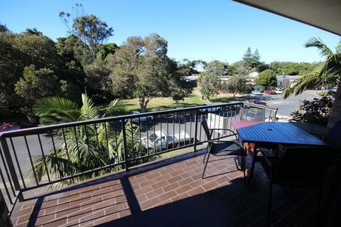 Hawaiian Gardens - Unit 3 - Accommodation Gladstone 3