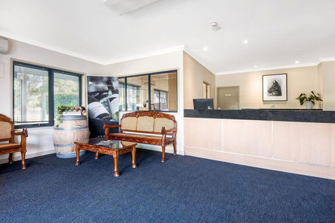 Hawkesbury Race Club Motel - Accommodation Gladstone 3