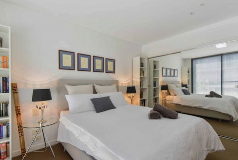 HAZEL Chapel St Socialite. Pool, Spa & Gym - Accommodation Gladstone 2
