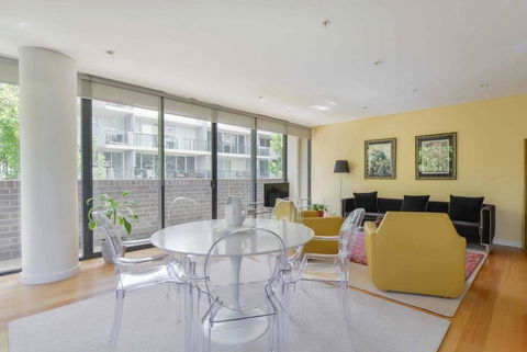 HAZEL Chapel St Socialite. Pool, Spa & Gym - Accommodation Gladstone 3