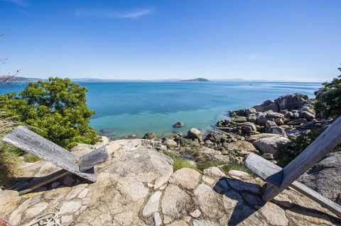 Headland Hideaway - Accommodation Gladstone 0