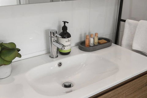 Heart Of Ormond Apartment By Ready Set Host - Accommodation Gladstone 3