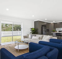 Heartland and Burrows - 450m to beach - Accommodation Gladstone