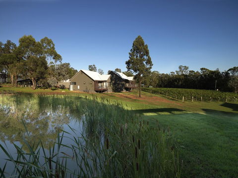 Hermitage Lodge - Accommodation Gladstone 0