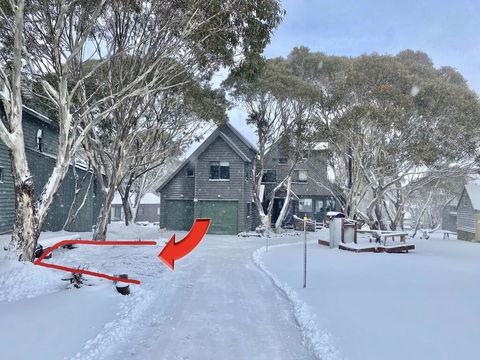 Hetos Hut - Accommodation Gladstone 2