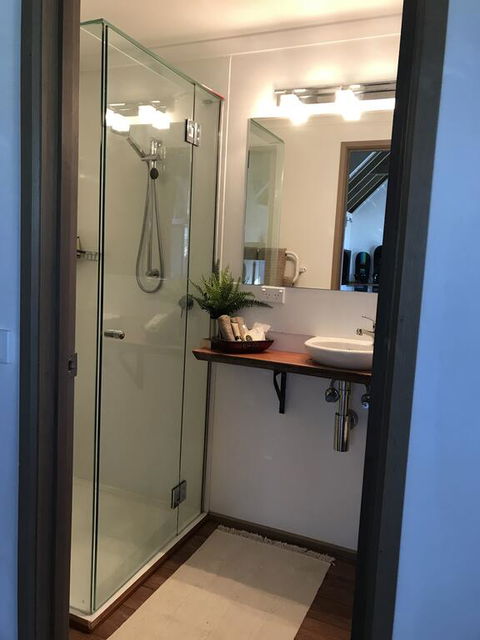 Hetos Hut - Accommodation Gladstone 0