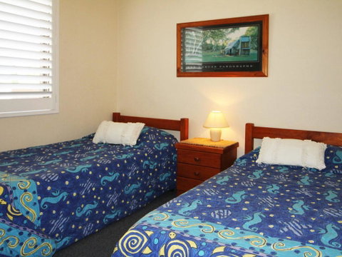 Hibiscus Court 5 - Accommodation Gladstone 3
