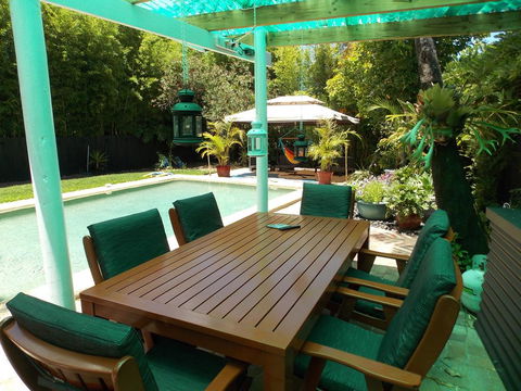Hidden Oasis - Accommodation Gladstone 0