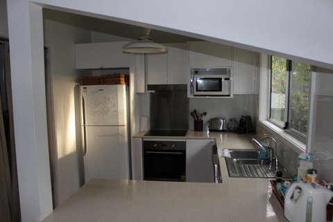 Hidden Oasis Pet Friendly In Anna Bay - Accommodation Gladstone 1