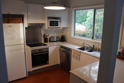 Hidden Oasis Pet Friendly In Anna Bay - Accommodation Gladstone 3