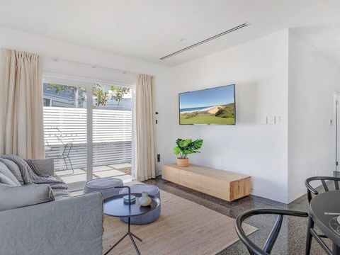 Hideaway At Culburra - Guest House With Plunge Pool - Accommodation Gladstone 1