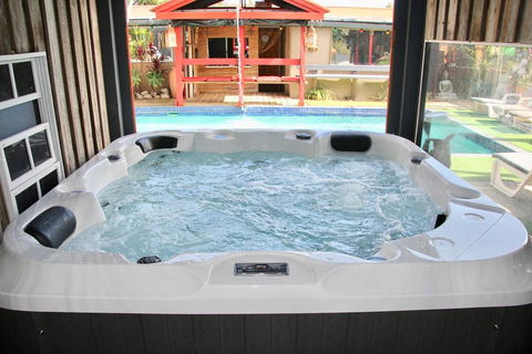 Hideaway Noosa Men Only Beach Resort - Accommodation Gladstone 1