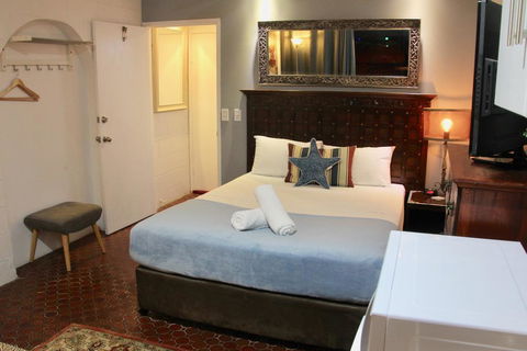 Hideaway Noosa Men Only Beach Resort - Accommodation Gladstone 3