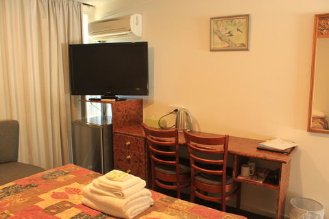 High Country Motel - Accommodation Gladstone 2