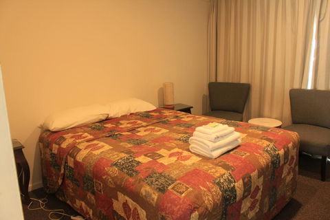 High Country Motel - Accommodation Gladstone 3